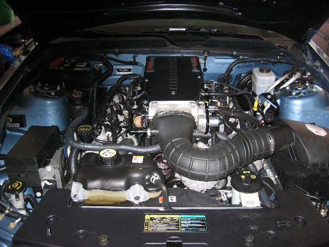 400hp supercharged 4.6 liter V8 with 2-phase intercooler. (car_0014.jpg, 640w x 480h )